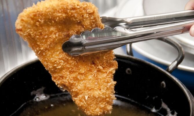 揚げあがったとんかつ